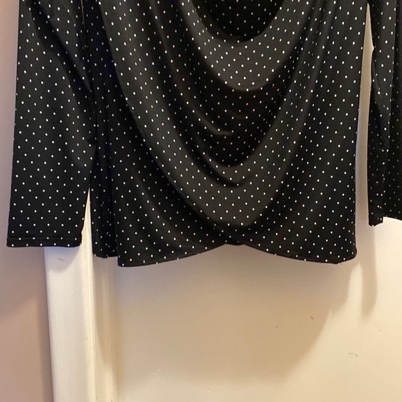 Woman’s polka dot blouse. L. Very good condition. - Picture 4 of 5